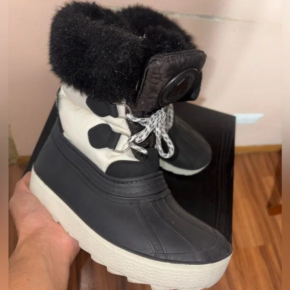 Pajar Canada Black/White Lace Up Snow Boots - Picture 3 of 9